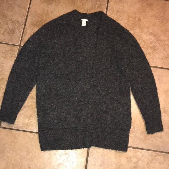 H&M Sweaters - 🌈3/$25 H&M Fuzzy Oversized Cardigan Size XS